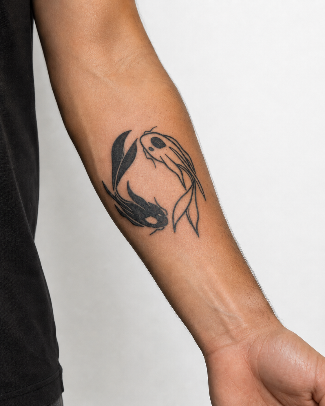 Tatouage éphémère Duo Koï sur avant-bras, deux koïs en cercle style japonais, encre jagua