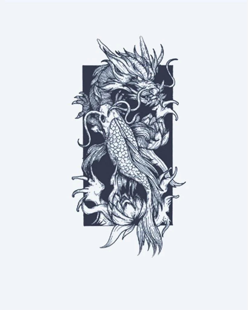 Tatouage éphémère Koï-Dragon japonais sur mollet, composition verticale noir et gris, encre jagua